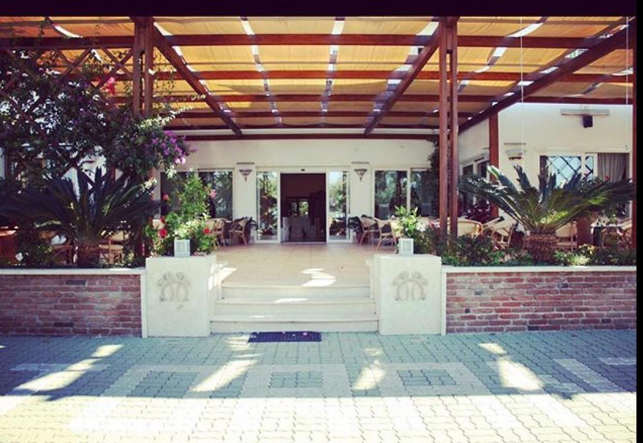 Hotel Mandetta - Adults Only Paestum Exterior photo